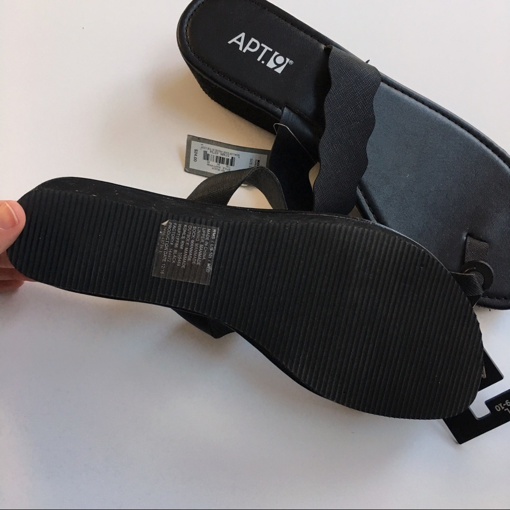 Apt. 9 Scalloped Wedge Flip-Flops Black New - Picture 6 of 6